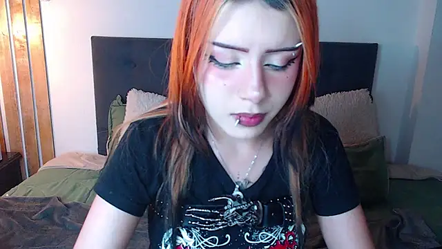 fyreandfox  online show from May 22, 2026, 8:47 pm