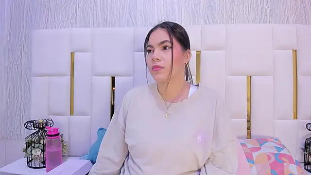 hillary uckerman  online show from October 31, 2025, 9:54 am