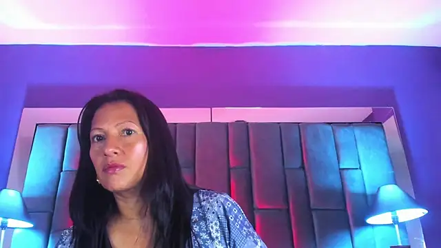 Snapshot of Aisha_Nowak chatting on March 7, 2025, 12:15 am Aisha Nowak online show from March 7, 2025, 12:15 am