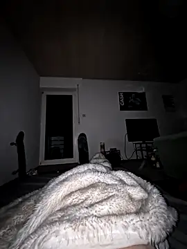 Snapshot of DerechteJunge chatting on October 19, 2025, 2:01 am DerechteJunge online show from October 19, 2025, 2:01 am