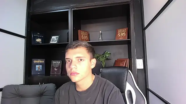 JacobRoberts1 online show from September 10, 2025, 2:50 pm