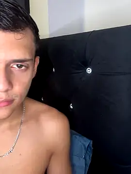 JacobRoberts1 online show from September 18, 2025, 10:23 pm