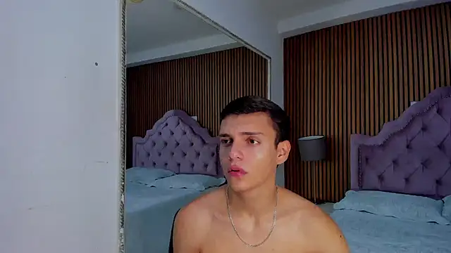 JacobRoberts1 online show from September 19, 2025, 2:29 pm