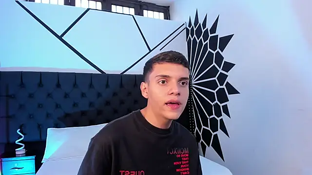 JacobRoberts1 online show from October 9, 2025, 9:13 pm