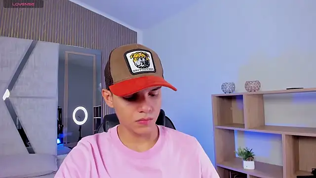 JacobRoberts1 online show from November 24, 2025, 9:03 pm