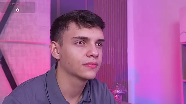 JacobRoberts1 online show from December 16, 2025, 9:09 pm