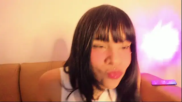 Snapshot of _Anahi chatting on February 5, 2026, 4:17 am Anahi online show from February 5, 2026, 4:17 am