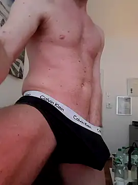 Snapshot of xXCR07xX chatting on February 28, 2025, 7:37 am xXCR07xX online show from February 28, 2025, 7:37 am