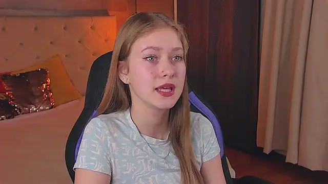 Snapshot of EveMundie chatting on March 12, 2025, 3:40 pm EveMundie online show from March 12, 2025, 3:40 pm