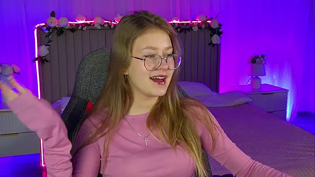 EveMundie online show from November 8, 2025, 12:27 pm