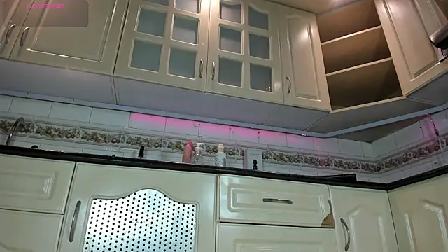 Snapshot of AnahisBennett chatting on February 13, 2026, 3:57 am AnahisBennett online show from February 13, 2026, 3:57 am