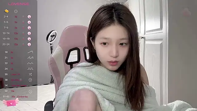 Snapshot of YaYa-521 chatting on March 12, 2025, 6:44 pm YaYa-521 online show from March 12, 2025, 6:44 pm