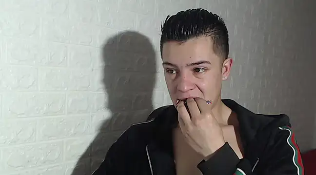 CamiloBeltran  online show from March 13, 2025, 3:50 pm