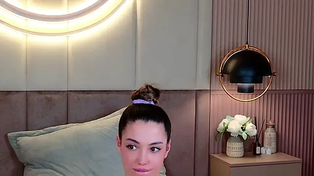 Snapshot of Alice_Deleon chatting on February 20, 2025, 12:41 am Alice Deleon online show from February 20, 2025, 12:41 am