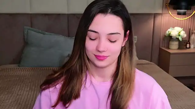 Snapshot of Alice_Deleon chatting on February 20, 2025, 8:47 pm Alice Deleon online show from February 20, 2025, 8:47 pm