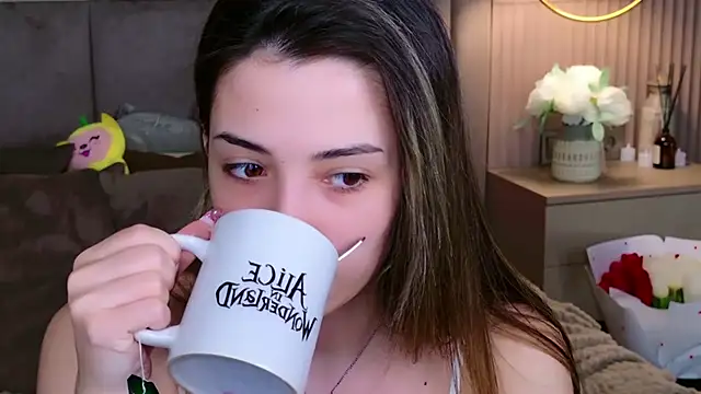 Snapshot of Alice_Deleon chatting on March 9, 2025, 3:22 am Alice Deleon online show from March 9, 2025, 3:22 am