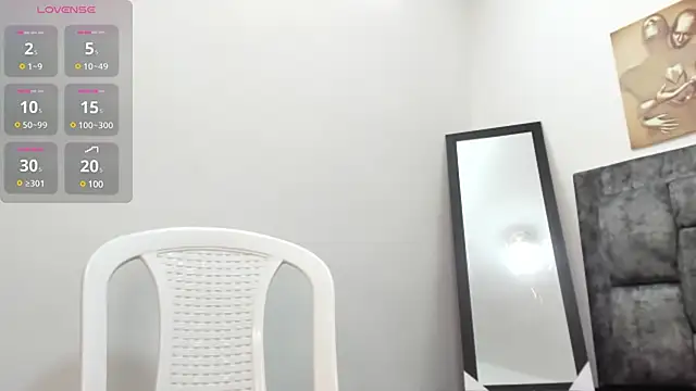 Chloe diamondss online show from March 20, 2025, 10:21 am