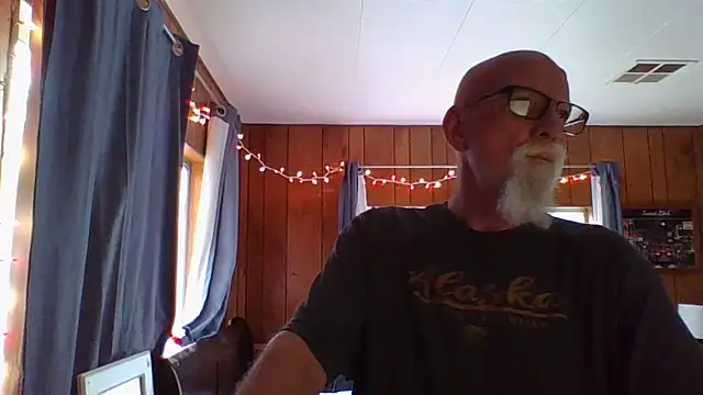 Snapshot of mayas_husband chatting on February 15, 2025, 6:44 pm mayas husband online show from February 15, 2025, 6:44 pm