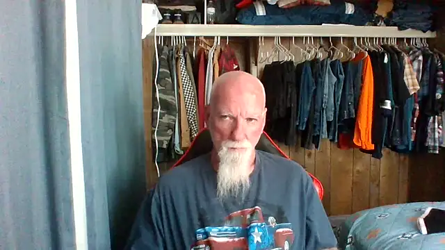 Snapshot of mayas_husband chatting on October 20, 2025, 6:19 pm mayas husband online show from October 20, 2025, 6:19 pm