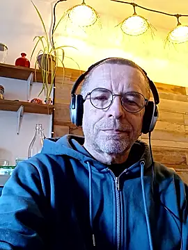 Snapshot of Xavspank2 chatting on January 10, 2026, 3:03 pm Xavspank2 online show from January 10, 2026, 3:03 pm