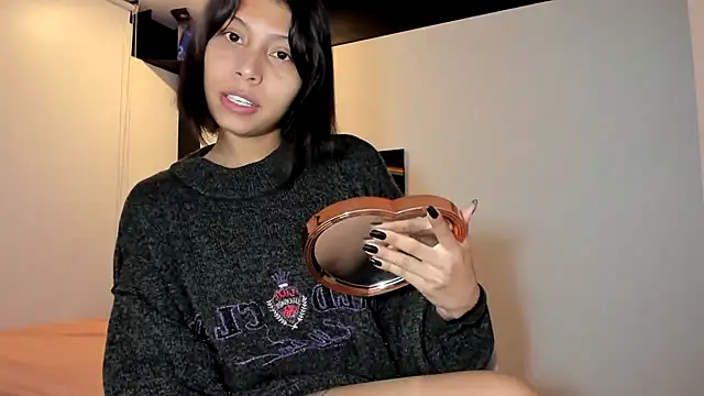 Snapshot of sweet_Amy0 chatting on October 6, 2025, 11:24 pm sweet Amy0 online show from October 6, 2025, 11:24 pm