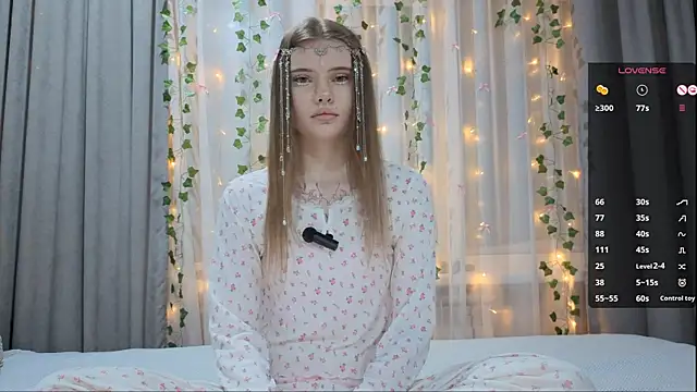 Snapshot of CarolinePepper chatting on January 17, 2026, 2:00 pm CarolinePepper online show from January 17, 2026, 2:00 pm