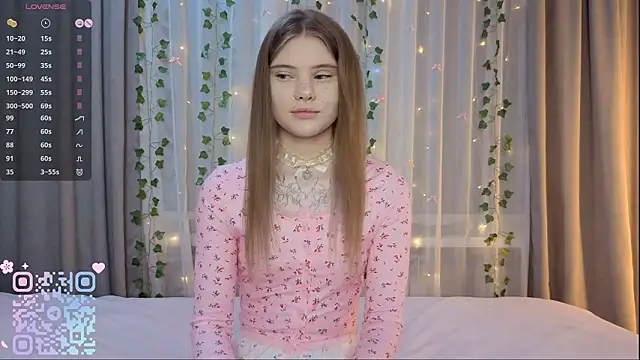 Snapshot of CarolinePepper chatting on February 27, 2026, 1:55 pm CarolinePepper online show from February 27, 2026, 1:55 pm