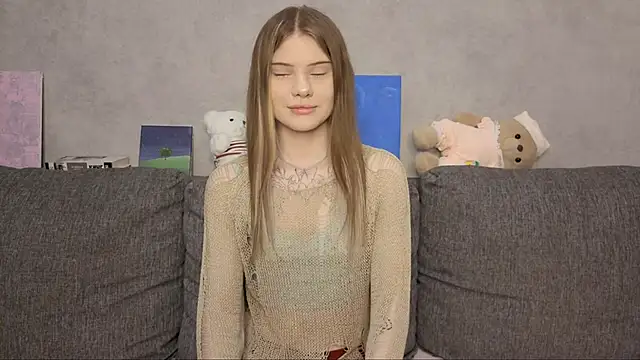 CarolinePepper online show from May 22, 2026, 1:28 pm