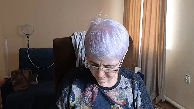 Snapshot of Sandra_Snowflake chatting on April 10, 2026, 4:17 am Sandra Snowflake online show from April 10, 2026, 4:17 am