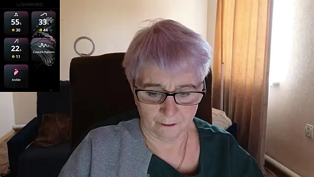 Snapshot of Sandra_Snowflake chatting on April 17, 2026, 7:55 am Sandra Snowflake online show from April 17, 2026, 7:55 am