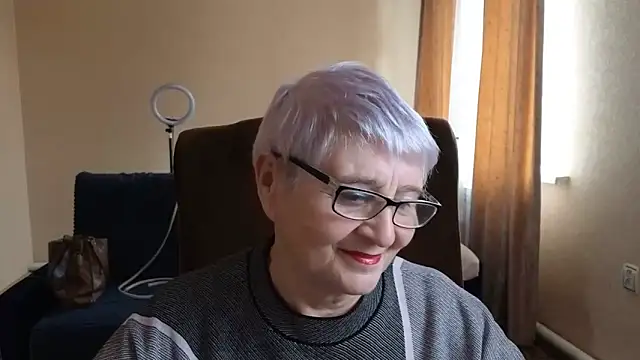 Snapshot of Sandra_Snowflake chatting on April 21, 2026, 11:49 am Sandra Snowflake online show from April 21, 2026, 11:49 am