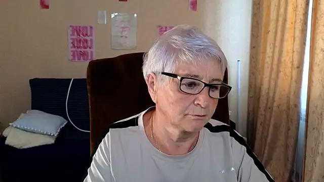Sandra Snowflake online show from June 23, 2026, 3:59 am