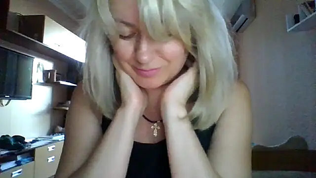 Snapshot of Mary888x chatting on July 30, 2026, 5:23 pm Mary888x online show from July 30, 2026, 5:23 pm