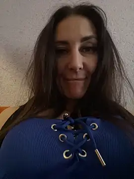 Veronicavirus online show from February 13, 2026, 7:48 am