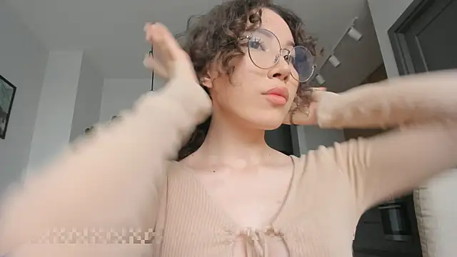 Snapshot of mey_baee chatting on February 27, 2026, 8:58 am mey baee online show from February 27, 2026, 8:58 am