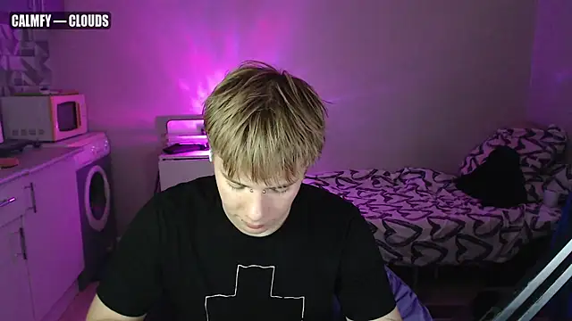 Snapshot of yourlildemon chatting on August 4, 2026, 5:26 pm yourlildemon online show from August 4, 2026, 5:26 pm