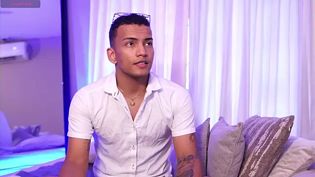 Rafa2004Cruz online show from April 14, 2026, 2:34 pm