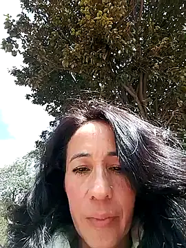 Snapshot of Coeur_de_luxure chatting on February 24, 2025, 6:47 pm Coeur de luxure online show from February 24, 2025, 6:47 pm