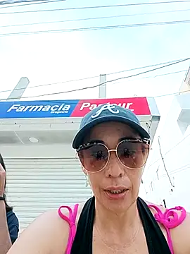 Snapshot of Coeur_de_luxure chatting on March 5, 2025, 11:38 am Coeur de luxure online show from March 5, 2025, 11:38 am