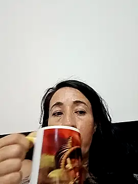 Snapshot of Coeur_de_luxure chatting on March 16, 2025, 1:27 pm Coeur de luxure online show from March 16, 2025, 1:27 pm