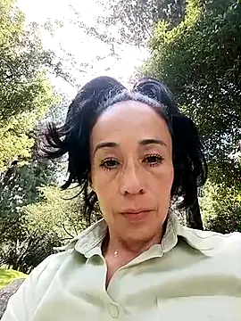 Snapshot of Coeur_de_luxure chatting on March 21, 2025, 2:51 pm Coeur de luxure online show from March 21, 2025, 2:51 pm