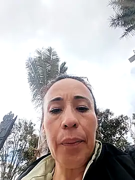 Snapshot of Coeur_de_luxure chatting on October 25, 2025, 2:35 pm Coeur de luxure online show from October 25, 2025, 2:35 pm