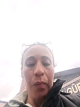 Snapshot of Coeur_de_luxure chatting on November 6, 2025, 6:31 pm Coeur de luxure online show from November 6, 2025, 6:31 pm