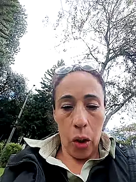 Snapshot of Coeur_de_luxure chatting on November 28, 2025, 3:25 pm Coeur de luxure online show from November 28, 2025, 3:25 pm