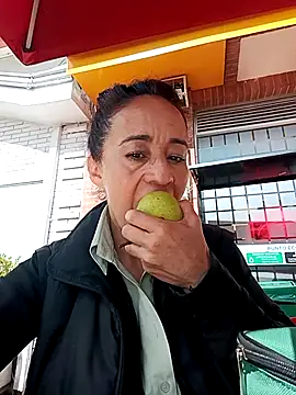 Snapshot of Coeur_de_luxure chatting on November 29, 2025, 2:09 pm Coeur de luxure online show from November 29, 2025, 2:09 pm