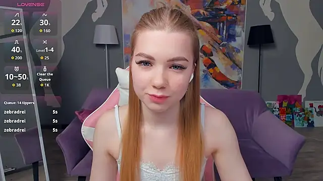 FloraBonde online show from November 6, 2025, 10:27 am