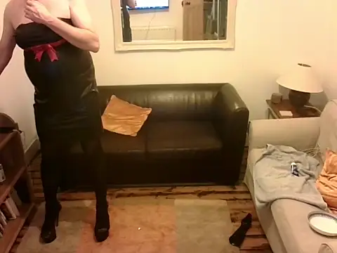 Snapshot of maninhighheels@xh chatting on March 16, 2026, 1:55 am maninhighheelsxh online show from March 16, 2026, 1:55 am