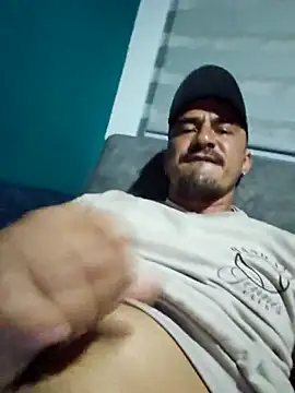 Snapshot of Iuver chatting on January 15, 2026, 11:41 pm Iuver online show from January 15, 2026, 11:41 pm