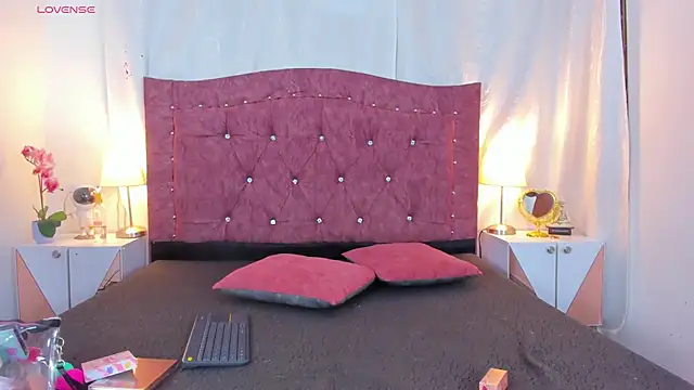 ValentinaGuerra online show from November 29, 2025, 10:24 pm