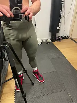 pesyelisa online show from February 22, 2025, 5:02 pm